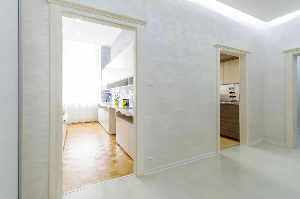 Stylish Apartment 5 Minutes Walk From City Center Prague